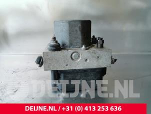 Tesla Model S ABS pump O203518 photo 3