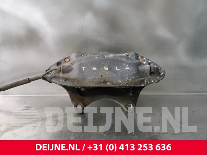 Tesla Model S Remklauw (Tang) rechts-voor O203552
