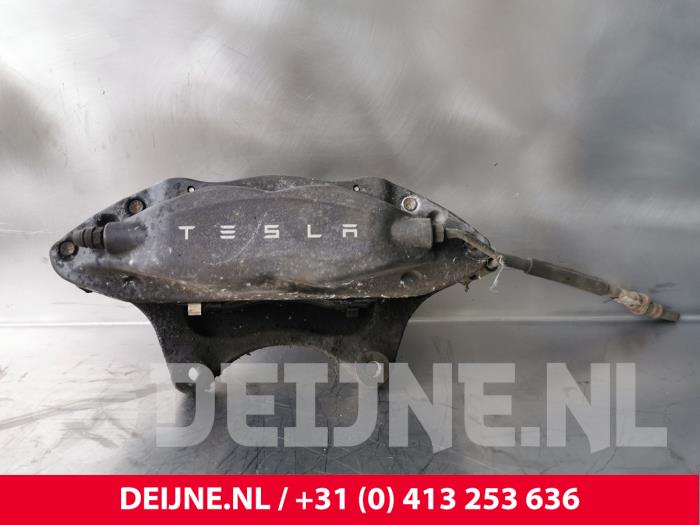 Tesla Model S Remklauw (Tang) links-voor O203551