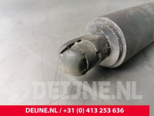 Tesla Model S Gasdemper links-achter O203536 foto 3