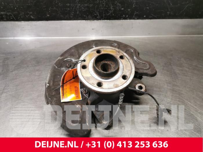Mercedes Vito Achsschenkel links vorne O203976