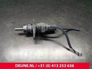 Mercedes Vito Master cylinder O203978 photo 2