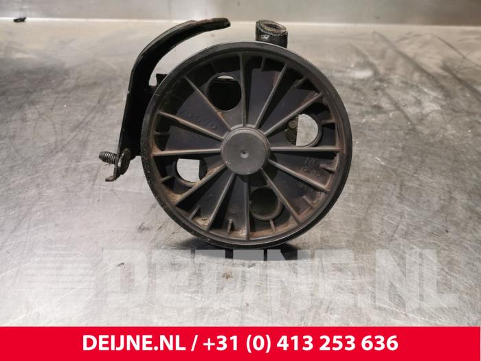 Gebruikte Servopomp Volvo V40 (VW) 1.8 16V Prijs € 75,00 Margeregeling aangeboden door van Deijne Onderdelen Uden B.V.
