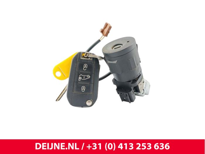 Opel Combo Ignition lock + key O204231