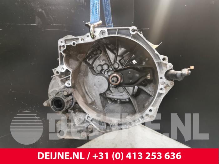Opel Combo Versnellingsbak O204255