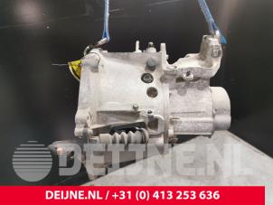 Opel Combo Versnellingsbak O204255 foto 2