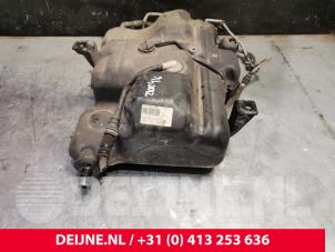 Renault Master Adblue Tank O204365 photo 2