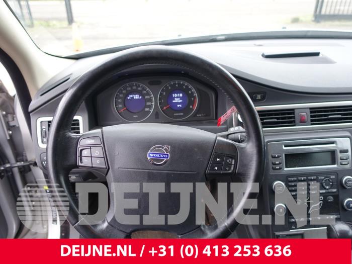 Volvo V70 Left airbag (steering wheel) O204475