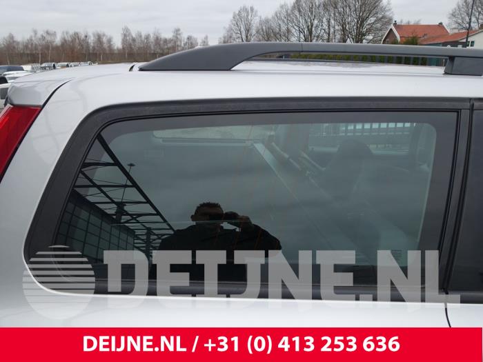 Volvo V70 Extra window 4-door, right O204494