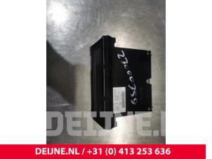 Volvo C70 Display Multi Media regelunit O204553 foto 2