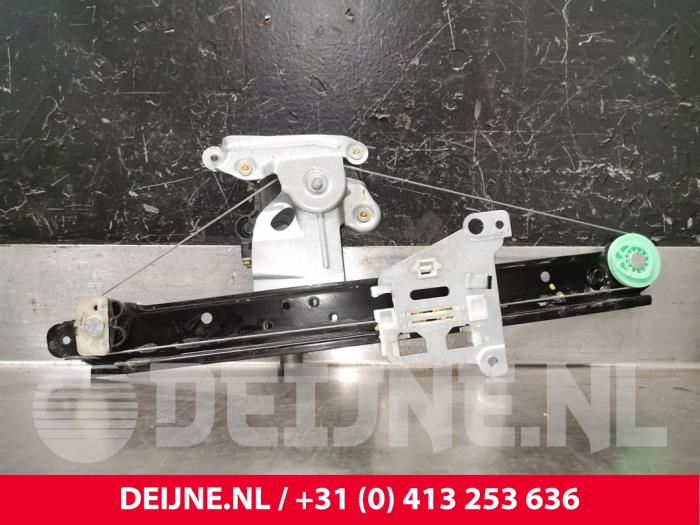Volvo V70 Ruitmechaniek 4Deurs rechts-achter O204644