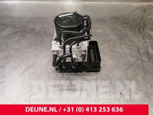 Volvo V70 ABS Pumpe O204670 foto 3