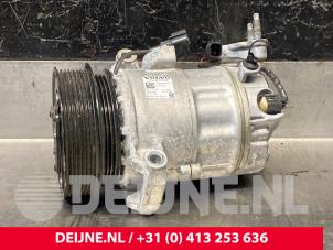 Gebruikte Aircopomp Volvo V60 II (ZW) 2.0 B3 16V Mild Hybrid Prijs € 175,00 Margeregeling aangeboden door van Deijne Onderdelen Uden B.V.