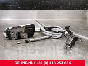Volkswagen Crafter Minibus/van rear door lock mechanism O204980 photo 2