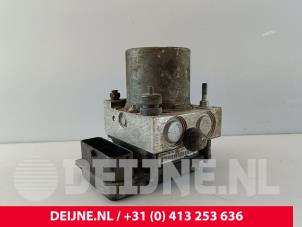 Gebruikte ABS Pomp Renault Trafic New (FL) 2.0 dCi 16V 90 Prijs € 90,75 Inclusief btw aangeboden door van Deijne Onderdelen Uden B.V.