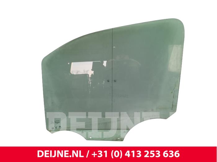 Mercedes Vito Door window 2-door, left O205343
