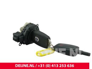 Volvo V50 Ignition lock + key O205466 photo 2