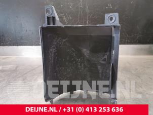 Volkswagen Transporter Bumperhoek rechts-achter O9990002081 foto 4