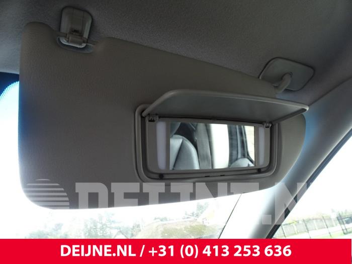 Volvo V70 Zonneklep O205598