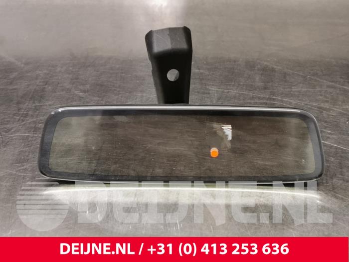 Tesla Model S Innenspiegel O205647
