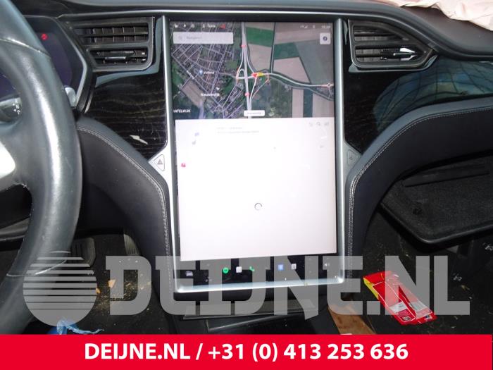 Tesla Model S Display Multi Media regelunit O205649