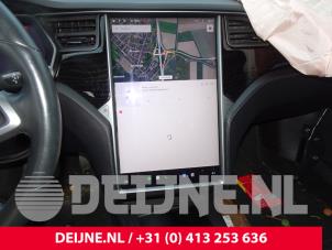 Tesla Model S Display Multi Media regelunit O205649 foto 3