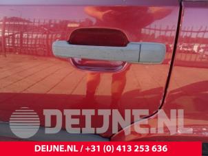 Gebruikte Deurgreep 4Deurs links-achter Volvo 850 Estate 2.5i 10V Prijs op aanvraag aangeboden door van Deijne Onderdelen Uden B.V.