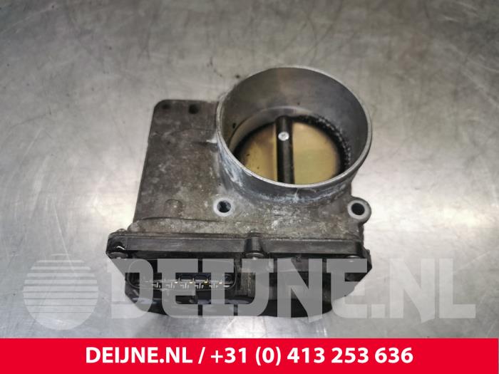 Gebruikte Gasklephuis Volvo XC90 I 3.2 24V Prijs € 75,00 Margeregeling aangeboden door van Deijne Onderdelen Uden B.V.