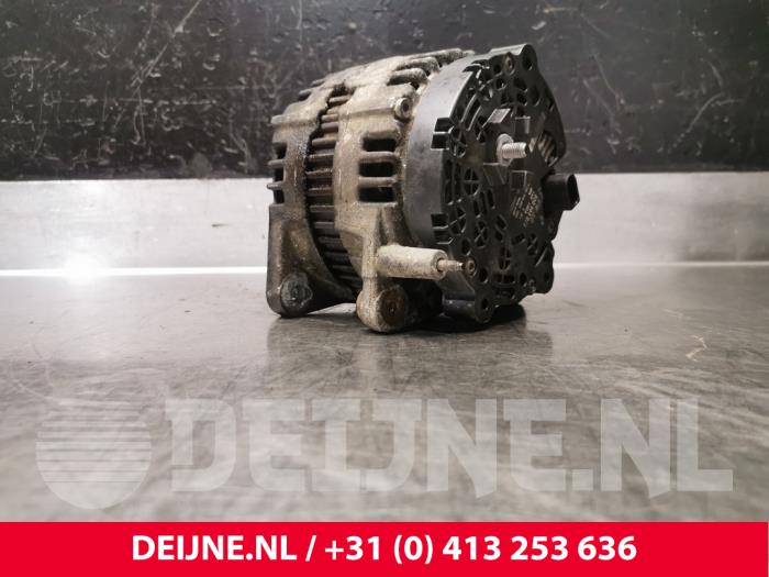 Dynamo van een Volkswagen Crafter 2.5 TDI 30/32/35/46/50 2011