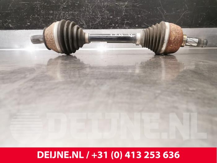 Gebruikte Steekas links-voor Volvo V60 I (FW/GW) 2.0 D3 20V Prijs € 75,00 Margeregeling aangeboden door van Deijne Onderdelen Uden B.V.