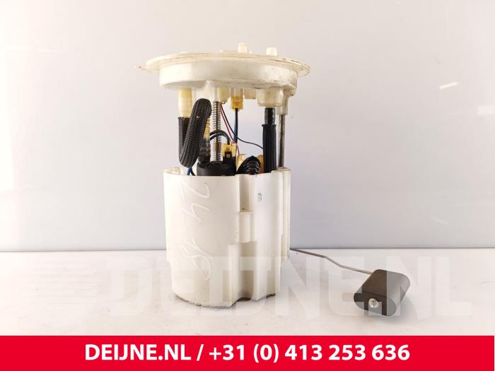 Gebruikte Brandstofpomp Elektrisch Volvo V40 (MV) 2.0 D2 16V Prijs € 50,00 Margeregeling aangeboden door van Deijne Onderdelen Uden B.V.