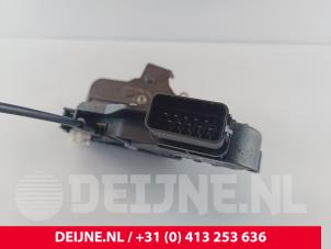 Volvo V70 Door lock mechanism 4-door, front left O206321 photo 3