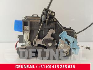 Volkswagen Caddy Türschlossmechanik 2-türig rechts O206401 foto 3