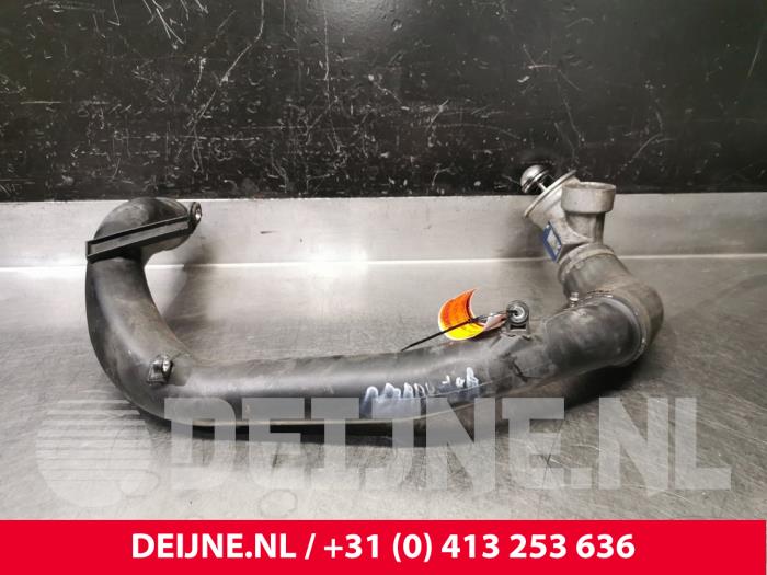 Gebruikte Intercooler Buis Volvo V60 I (FW/GW) 2.4 D6 20V AWD Twin Engine Plug-in Hybrid Prijs € 25,00 Margeregeling aangeboden door van Deijne Onderdelen Uden B.V.