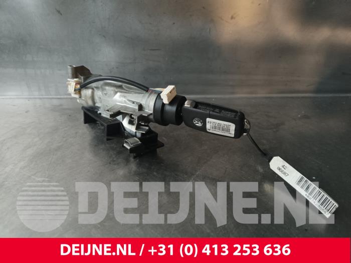 Volkswagen Caddy Ignition lock + key O207018