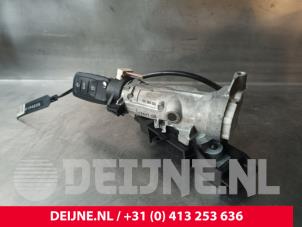 Volkswagen Caddy Ignition lock + key O207018 photo 2