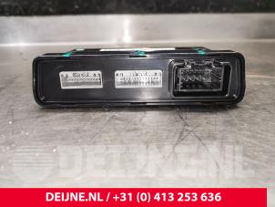 Tesla Model S Central door locking module O207062 photo 2