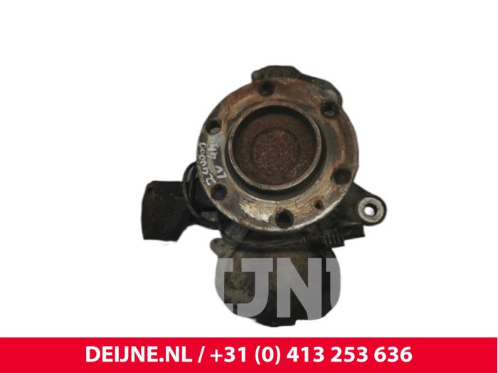 Mercedes Sprinter Fusee links-voor O207142
