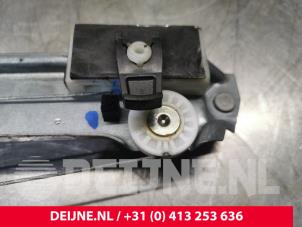 Renault Trafic Window mechanism 2-door, front right O207363 photo 3