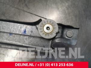Renault Trafic Window mechanism 2-door, front right O207363 photo 2
