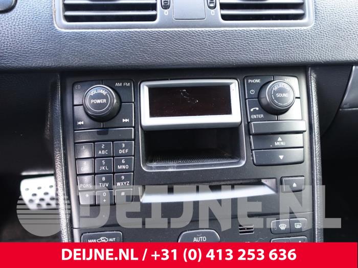 Gebruikte Display Interieur Volvo XC90 I 2.9 T6 24V Prijs € 525,00 Margeregeling aangeboden door van Deijne Onderdelen Uden B.V.