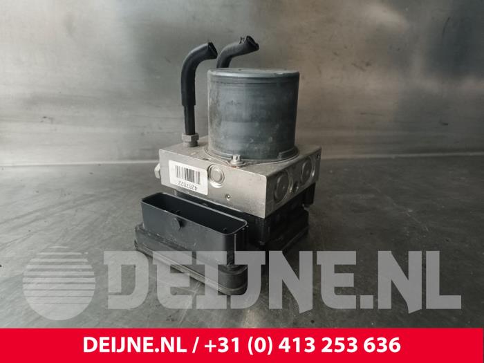 Volvo XC40 ABS Pomp O207562