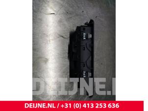 Volvo XC40 Electric window switch O207578 photo 3