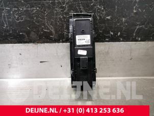 Volvo XC40 Electric window switch O207578 photo 2