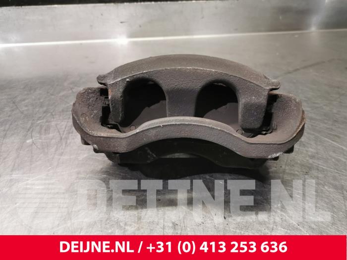 Opel Movano Remklauw (Tang) links-voor O207690