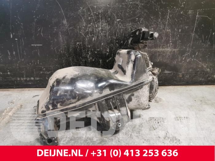 Gebruikte Tank adblue Volvo V60 II (ZW) 2.0 D3 16V Prijs € 190,00 Margeregeling aangeboden door van Deijne Onderdelen Uden B.V.