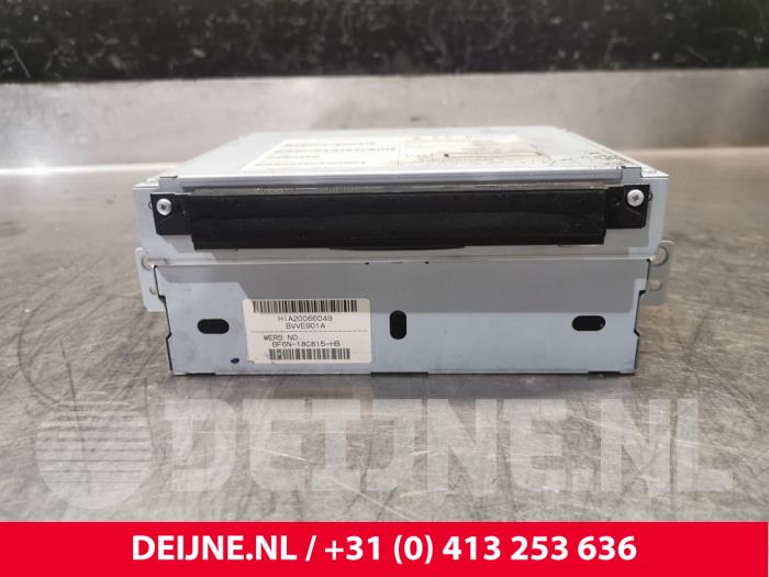 Volvo V70 CD Speler O207732