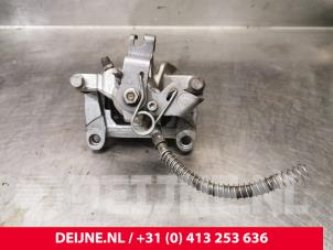 Renault Trafic Remklauw (Tang) rechts-achter O207779 foto 2