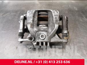 Renault Trafic Remklauw (Tang) links-voor O207778 foto 3