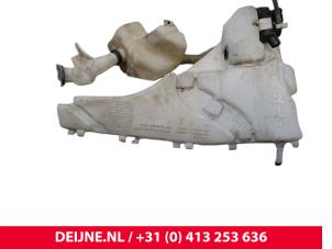 Volvo V50 Ruitensproeiertank voor O207948 foto 2